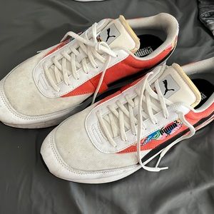 Pumas sneakers